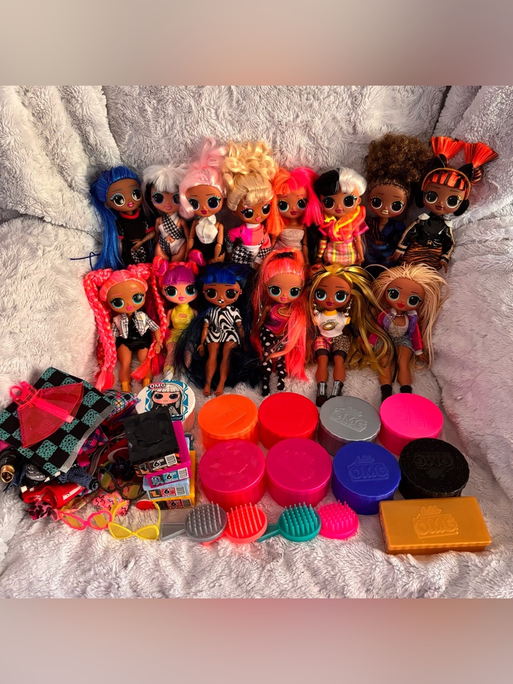 LOL OMG Doll Lot - 14 Dolls Plus ++ Accessories